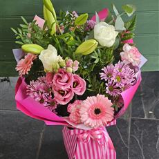 Pink and white Handtie in water 